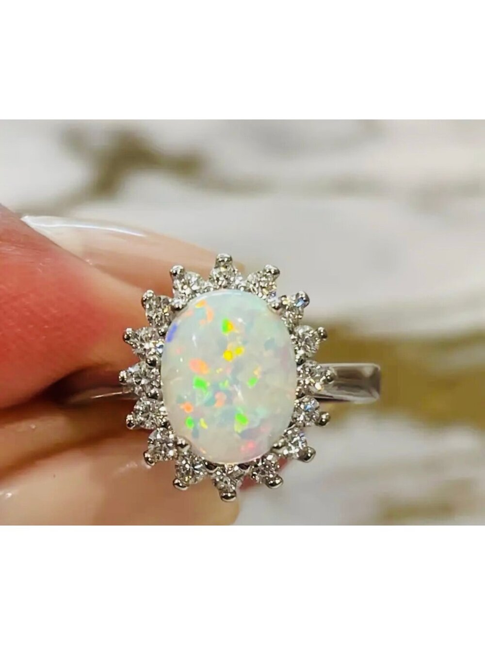 New - Exquisite Oval-Cut Sunflower Statement Ring - Size 7